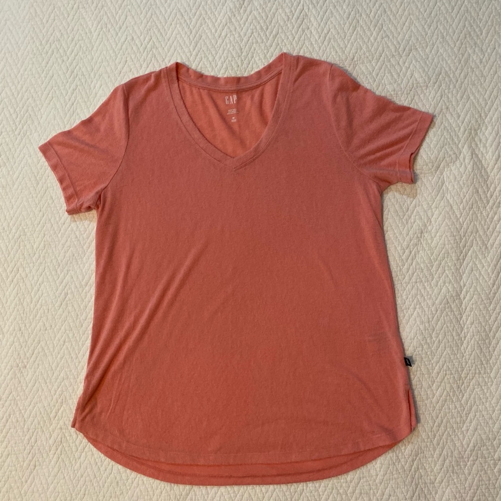 GAP Women's Coral V-Neck T-Shirt